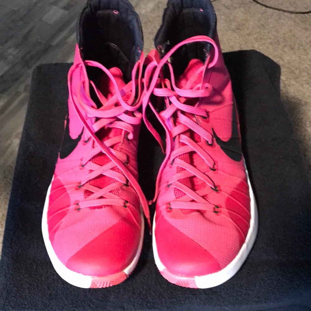 2015 Hyper Dunk tennis shoes. Size 11 1/2. Great condition.